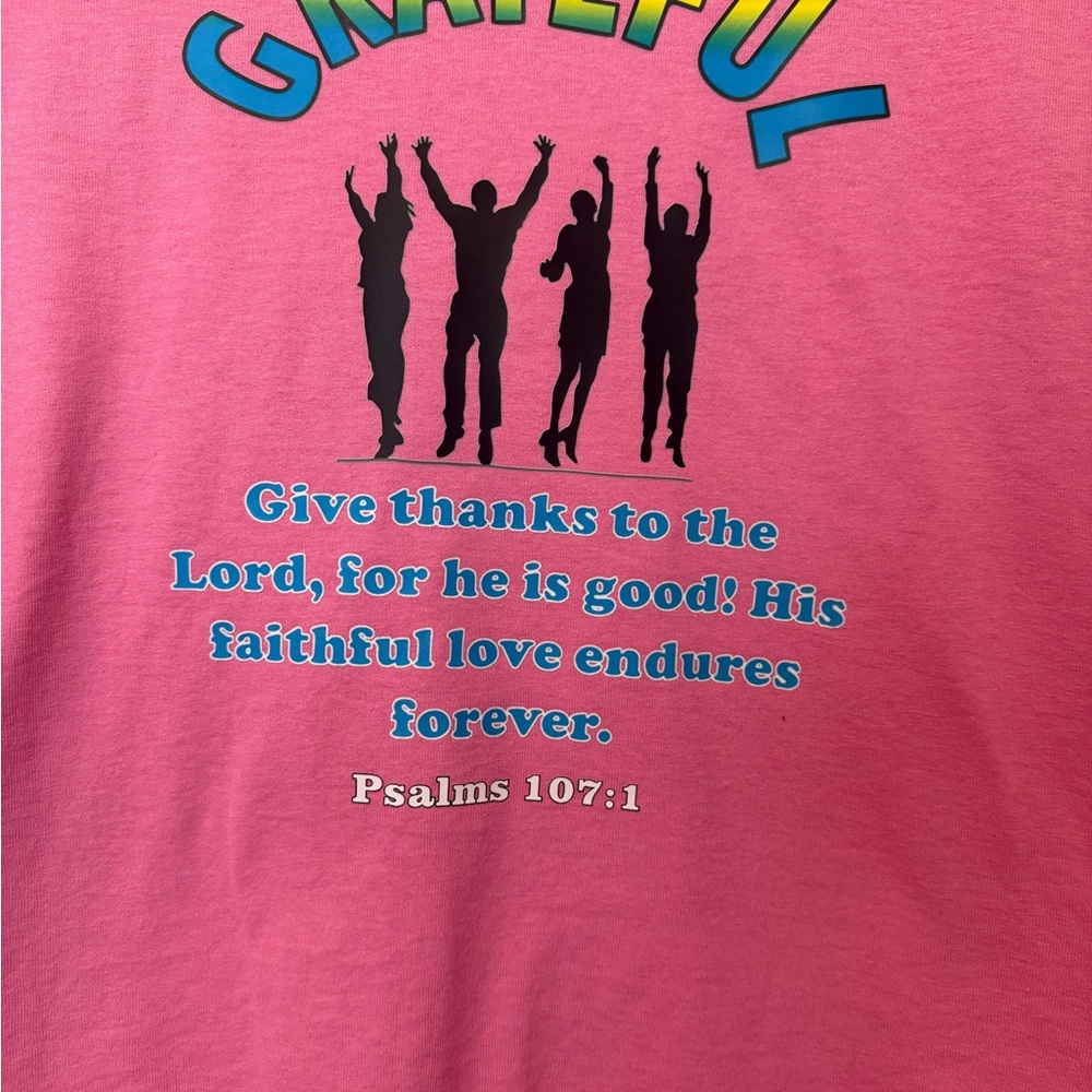 Pink Grateful Short Sleeve Tee with Psalm 107:1